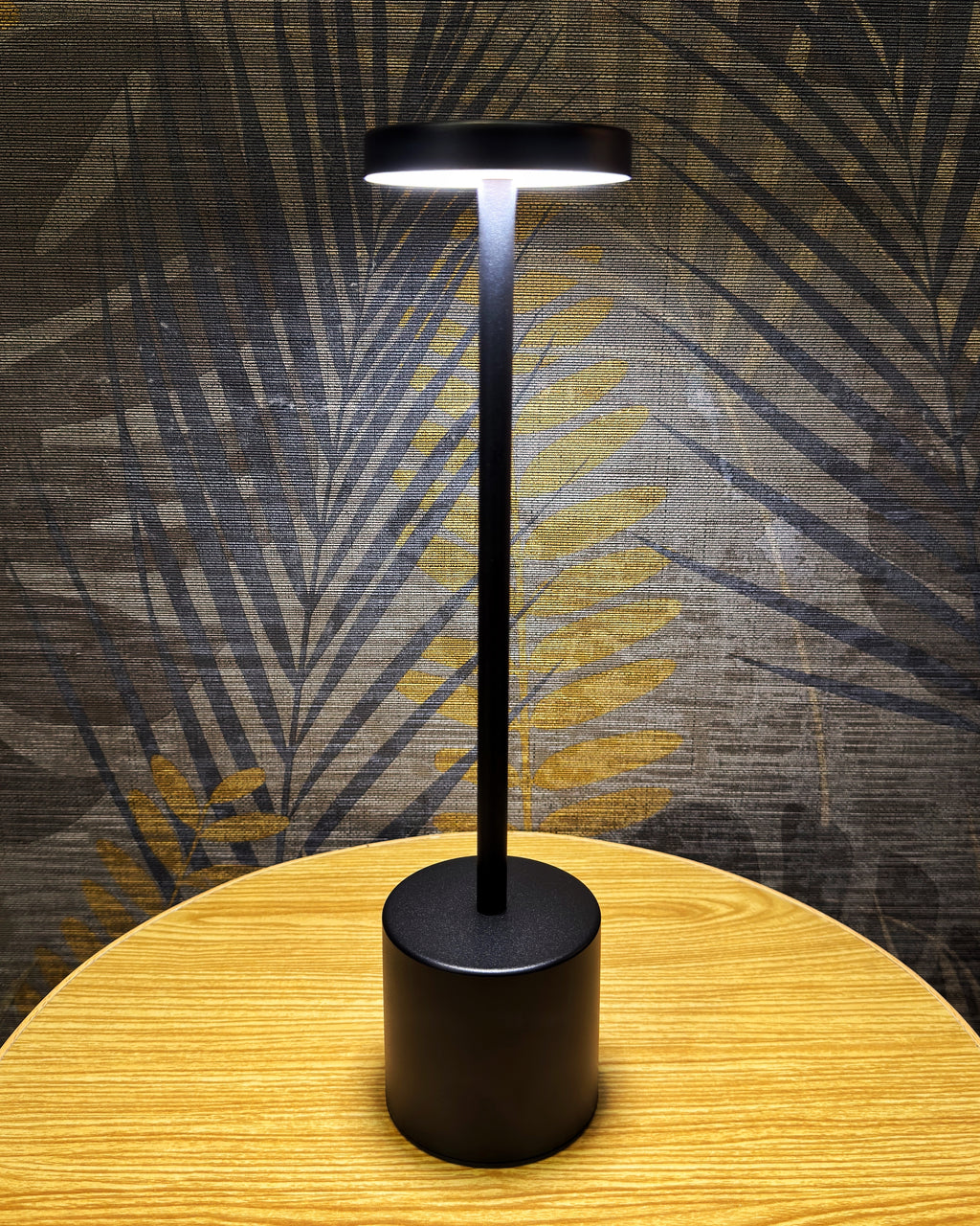 Sleek Rod Style Led Touch Lamp With Brightness Sensor