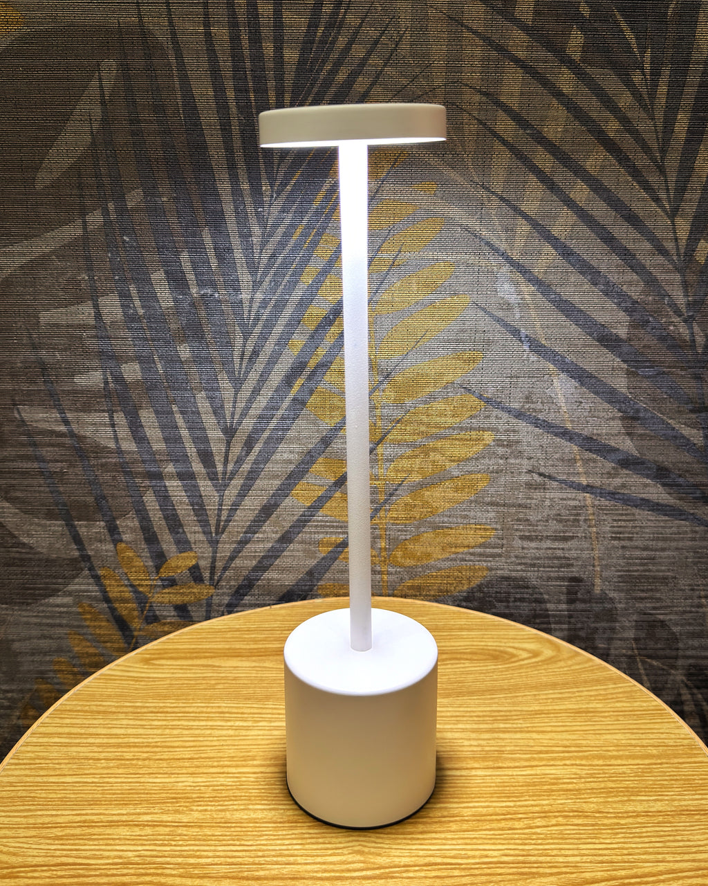 Sleek Rod Style Led Touch Lamp With Brightness Sensor