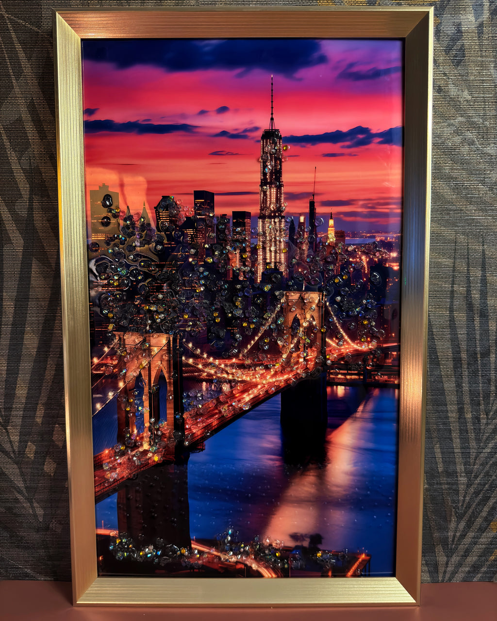 Illuminated New York Bridge Frame, Sparkling Elegance in Every Detail