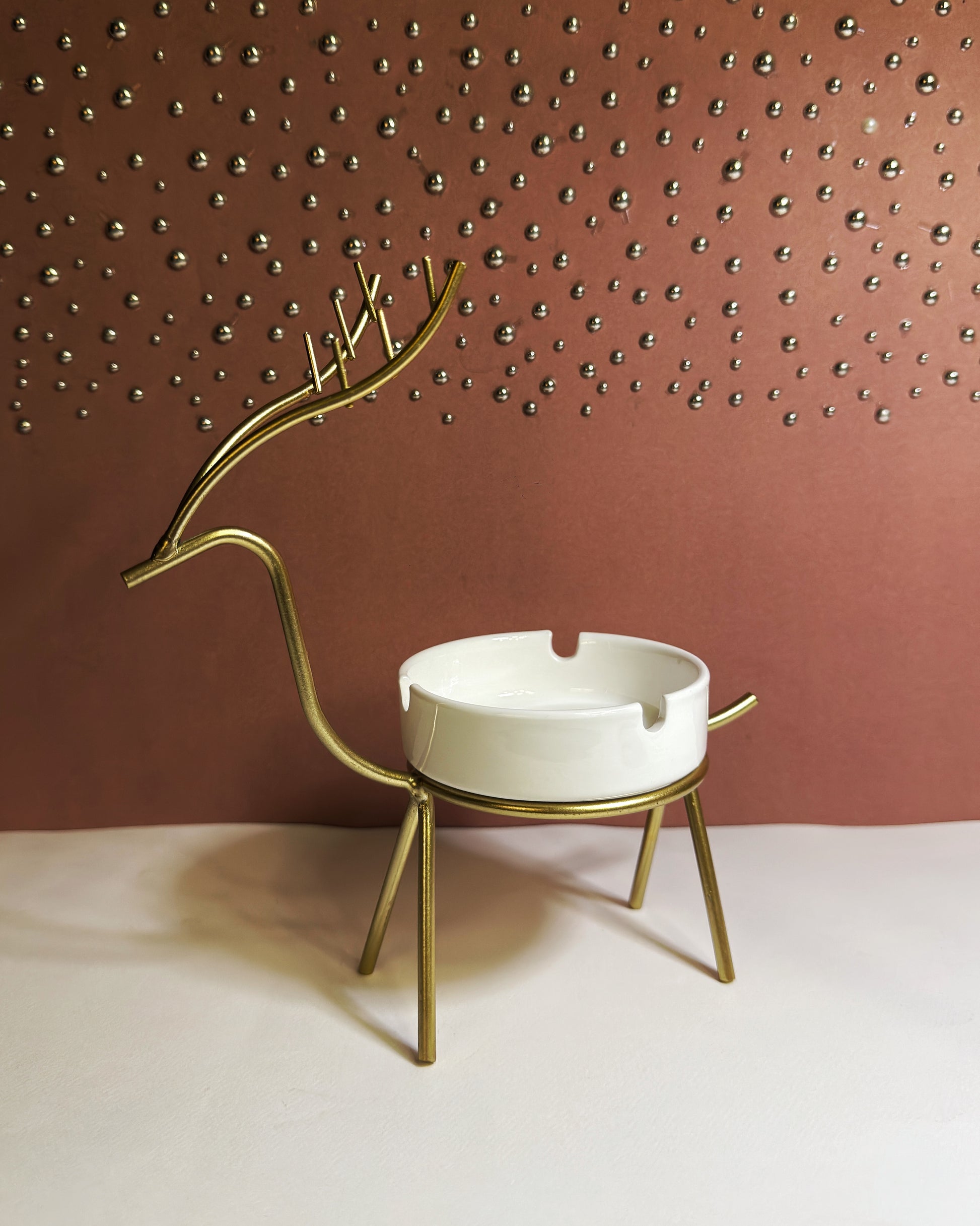Elegant Deer-Style Ashtray – Perfect for Gifting