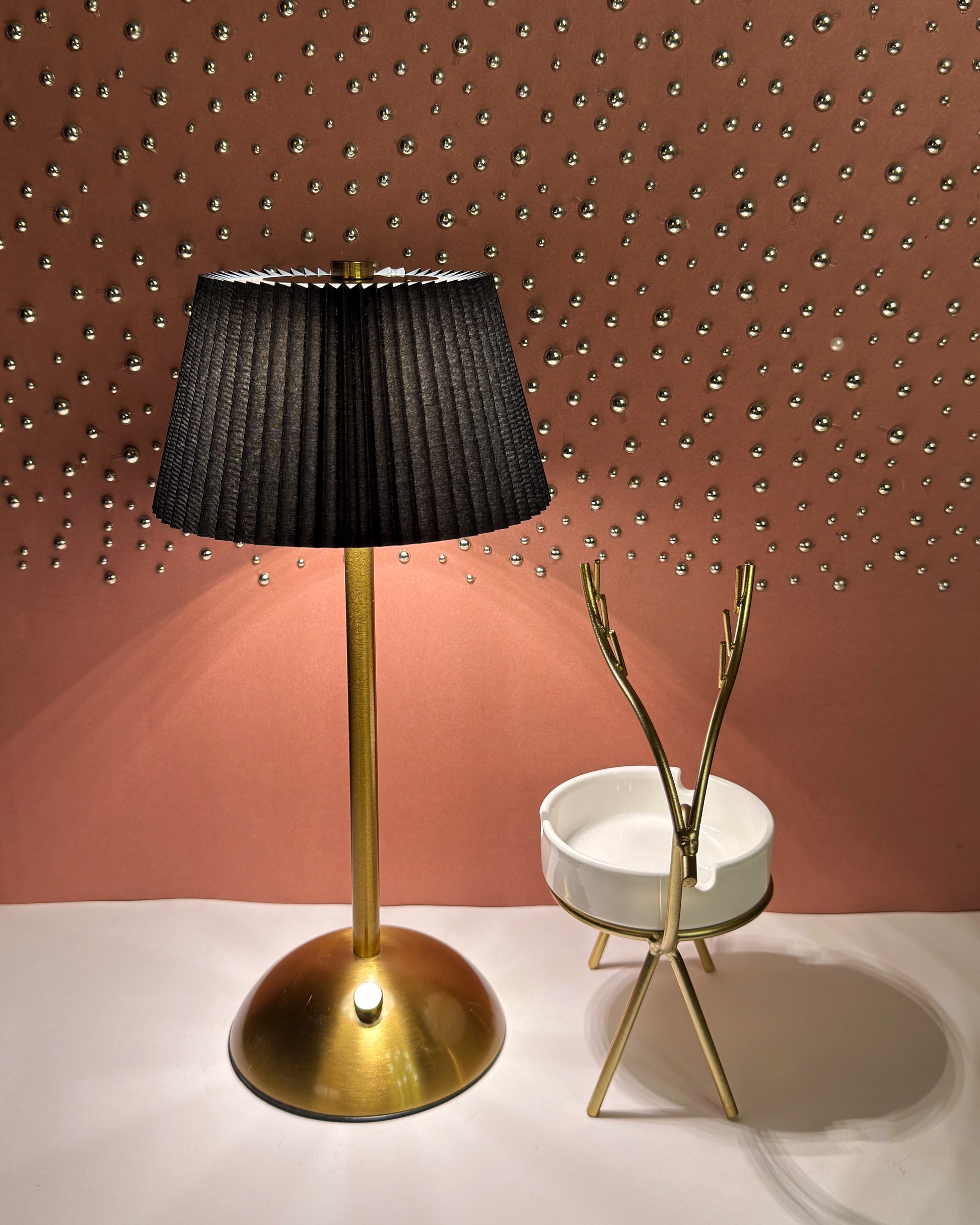 Elegant Glow Duo – Fancy Accent Lamp & Artistic Ashtray - Bundle 6