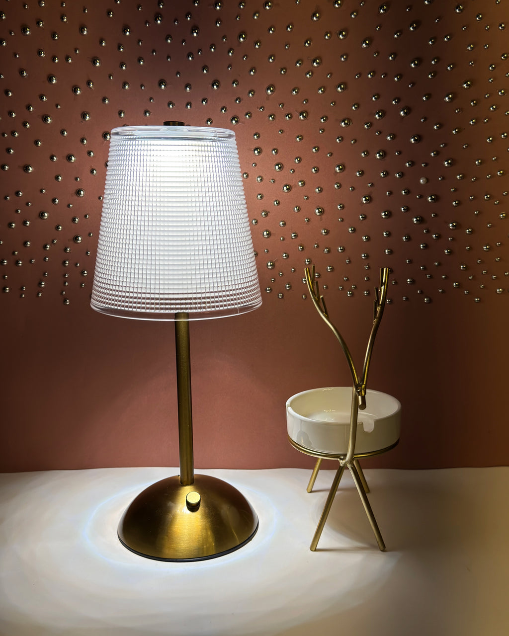 Elegant Glow Duo – Fancy Accent Lamp & Artistic Ashtray - Bundle 6