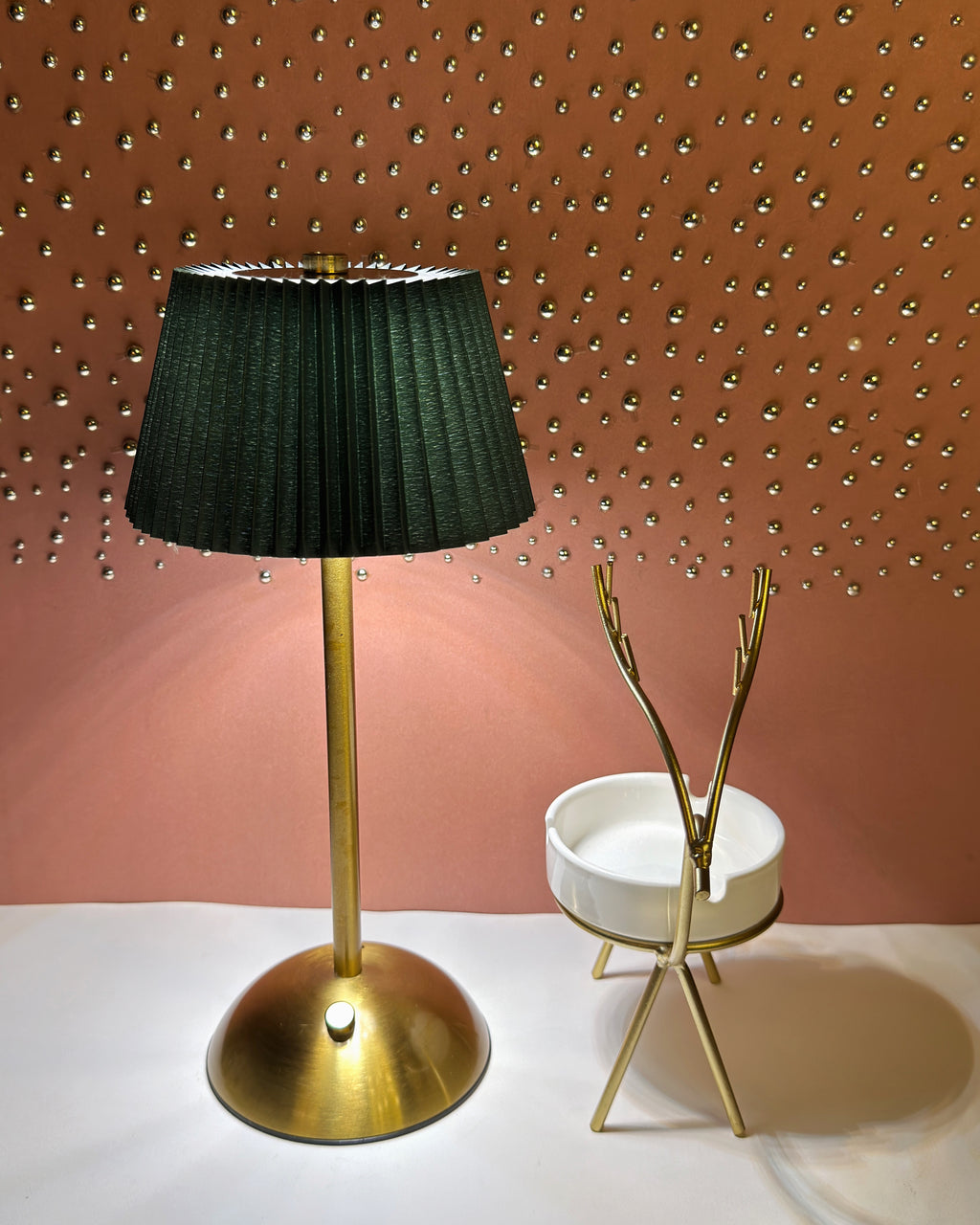 Elegant Glow Duo – Fancy Accent Lamp & Artistic Ashtray - Bundle 6